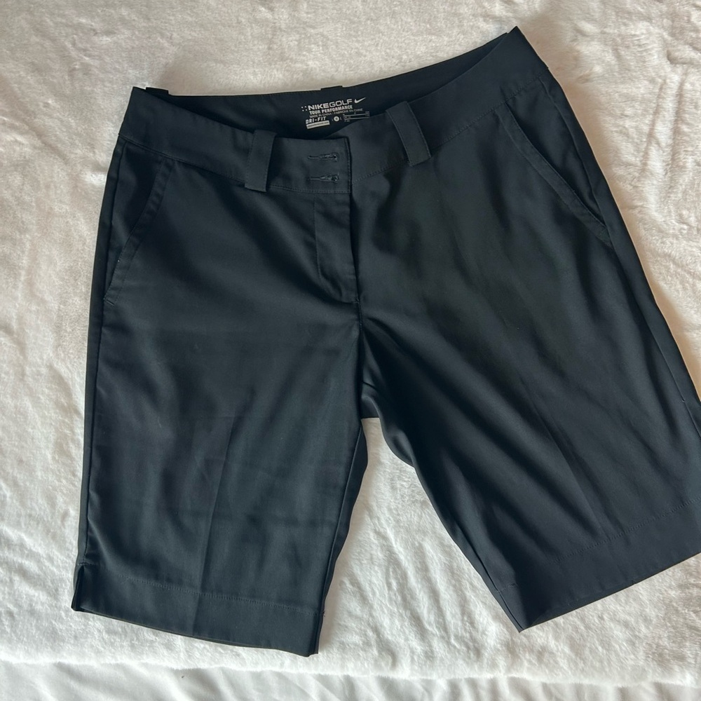 Nike Women's Black Bermuda Golf Shorts Dri Fit Size 6 - Picture 2 of 9